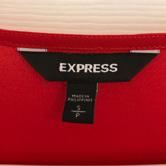 🖐 Dressy Express Ruffle Top - Picture 3 of 6